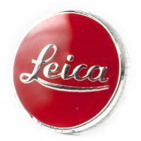 leica pin badge