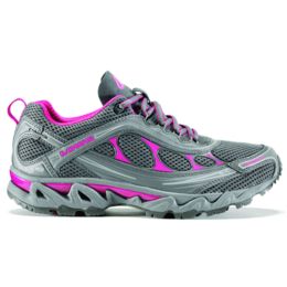 lowa trail running shoes