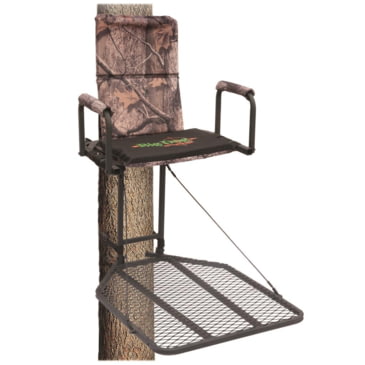 big dog hang on tree stand